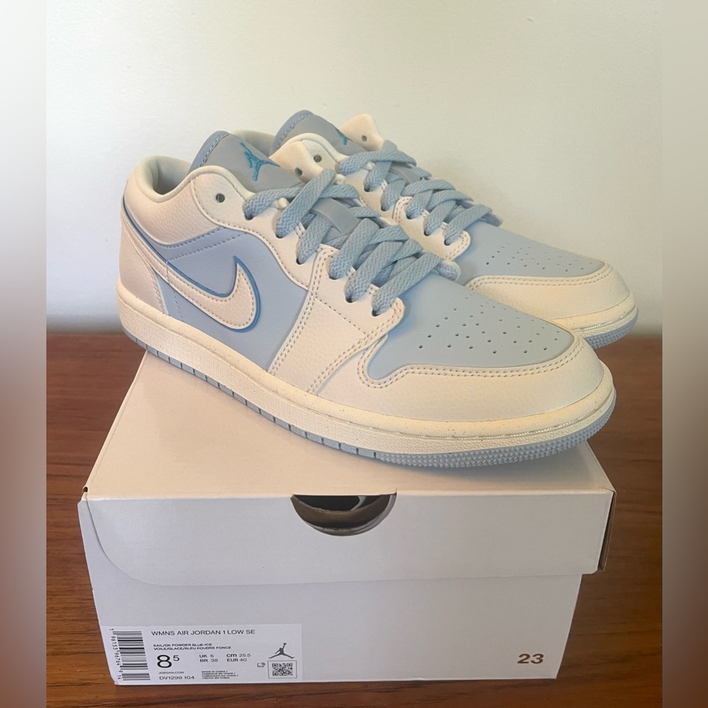 Nike Air Jordan 1 Low SE Reverse Ice Blue UNC DV1299-104 Women's Size 8.5 NEW